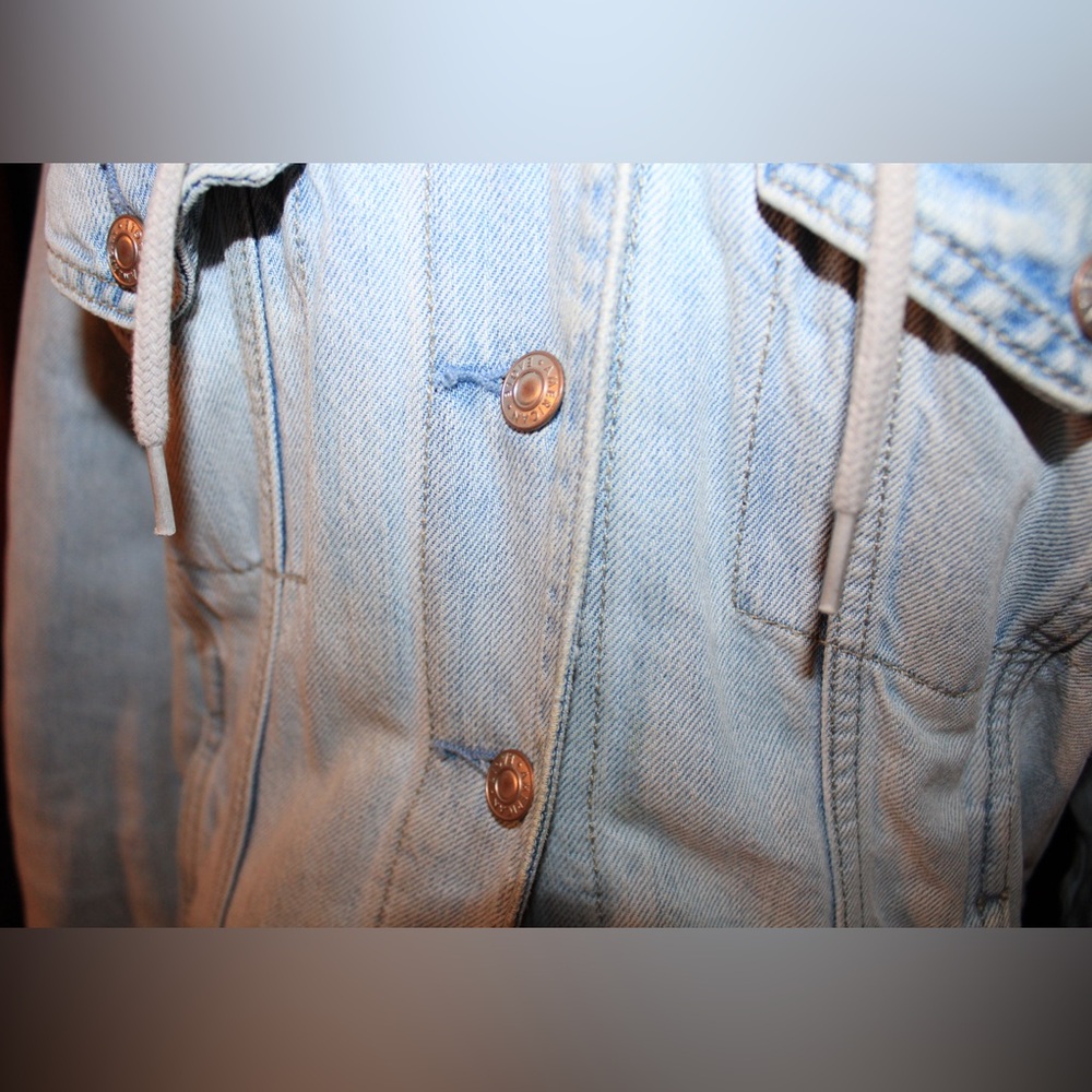 American Eagle Sherpa-lined Denim Bomber Jacket with Fur Hood Women's XXS - Picture 3 of 10